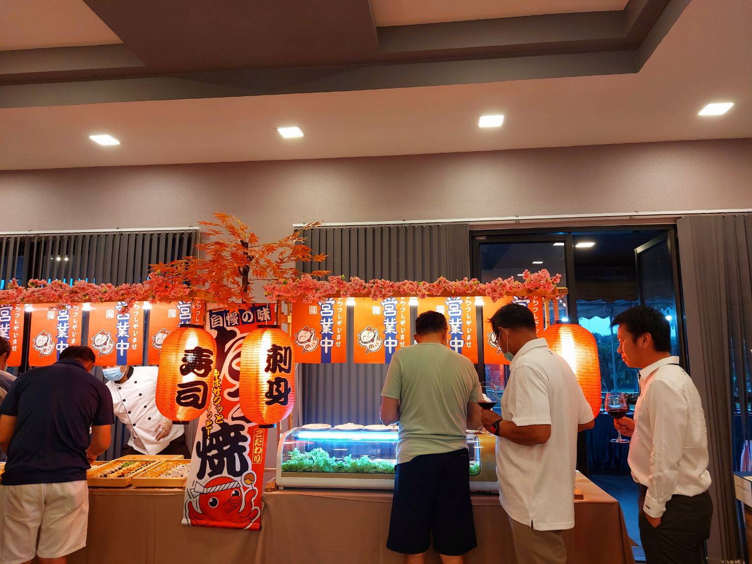 5 - https://โอโตริอาหารญี่ปุ่น.com | รับจัดเลี้ยงอาหารญี่ปุ่น งานแต่งงาน งานสังสรรค์ ปลาดิบ ชุชิ รับออกบูธนอกสถานที่ ร้านโอโตริ OTORI รับงานเลี้ยงขนาดเล็ก-ใหญ่ ซุ้มประดับตกแต่ง พร้อมอาหารญี่ปุ่นที่ทำสดใหม่และเมนูที่หลากหลาย ซูชิ ยากิโซบะ